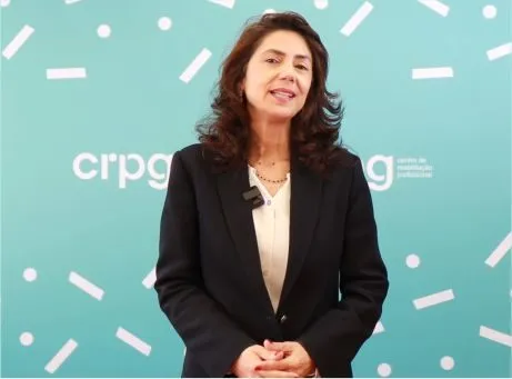 Fotografia de Dra. Mónica a falar