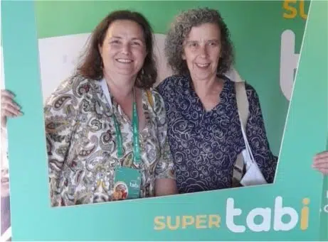 Marina e Suzana, lado a lado, a sorrirem para a fotografia