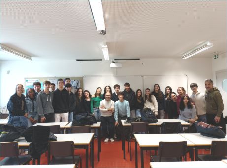 Fotografia de grupo de alunos que participou no workshop