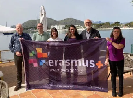 Fotografia de grupo a participar no projeto SMMCO