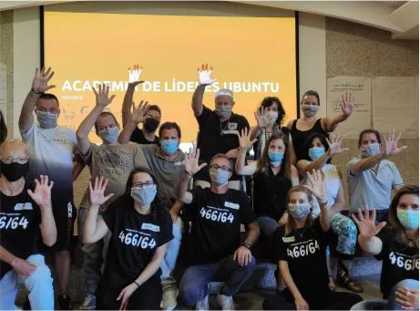 fotografia de grupo da academia de líderes Ubuntu